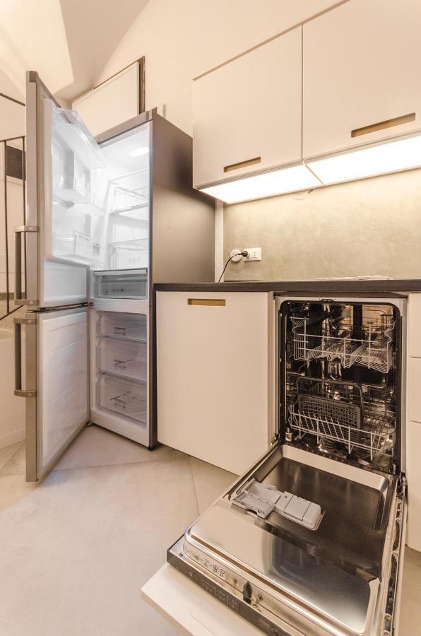Cartoleria Suite: Spazioso, Moderno E Centrale Bologna Exteriör bild